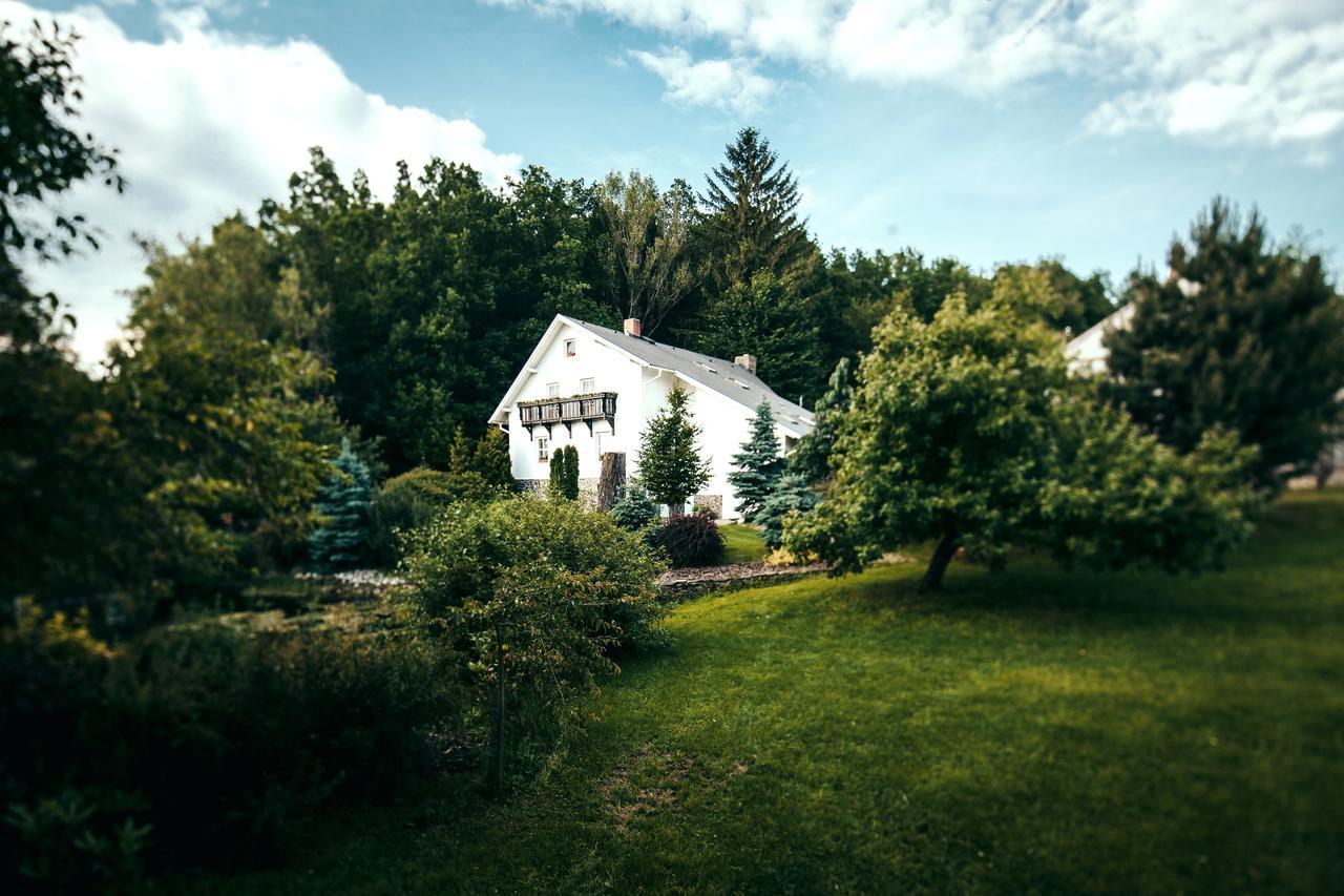 Pension U Sebastiana Hodousice エクステリア 写真